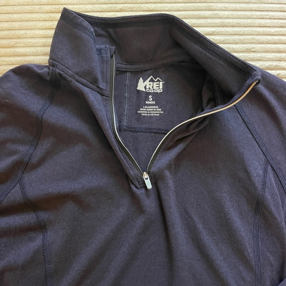 REI Co Op Navy Blue Quarter Zip Pullover Lightweight Base Layer with Thumb Holes - Picture 3 of 4
